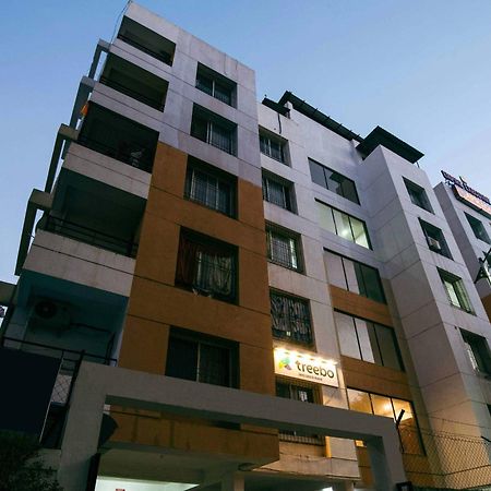 Treebo Empire Executive Premium, Hinjewadi Hotel Hinjawadi Bagian luar foto