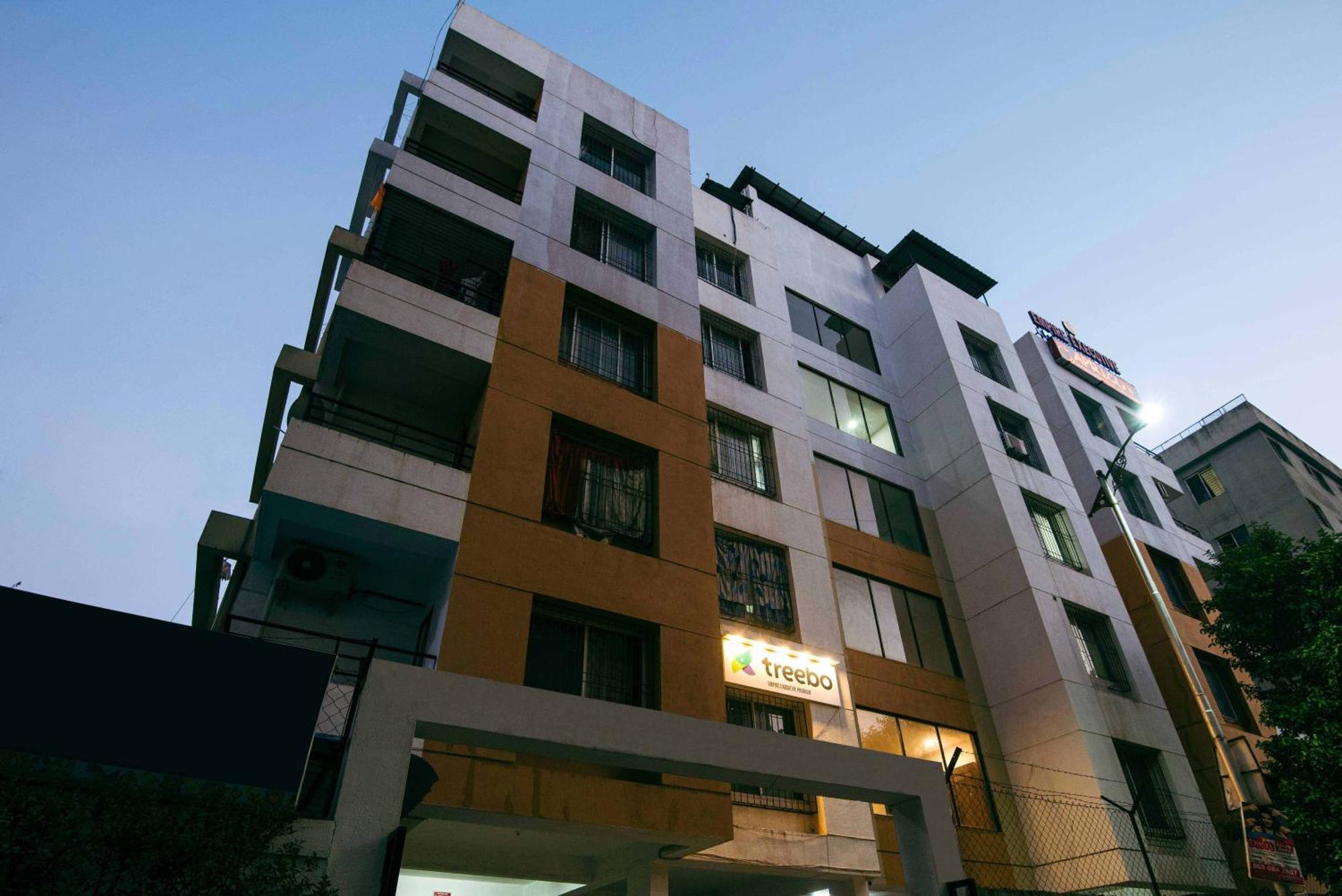 Treebo Empire Executive Premium, Hinjewadi Hotel Hinjawadi Bagian luar foto