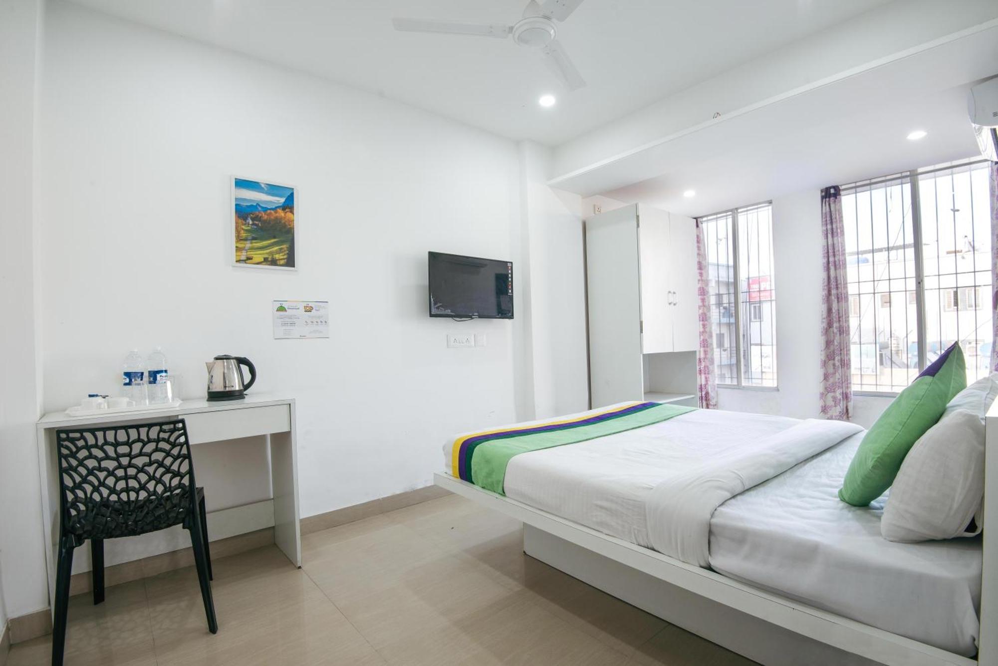 Treebo Empire Executive Premium, Hinjewadi Hotel Hinjawadi Bagian luar foto