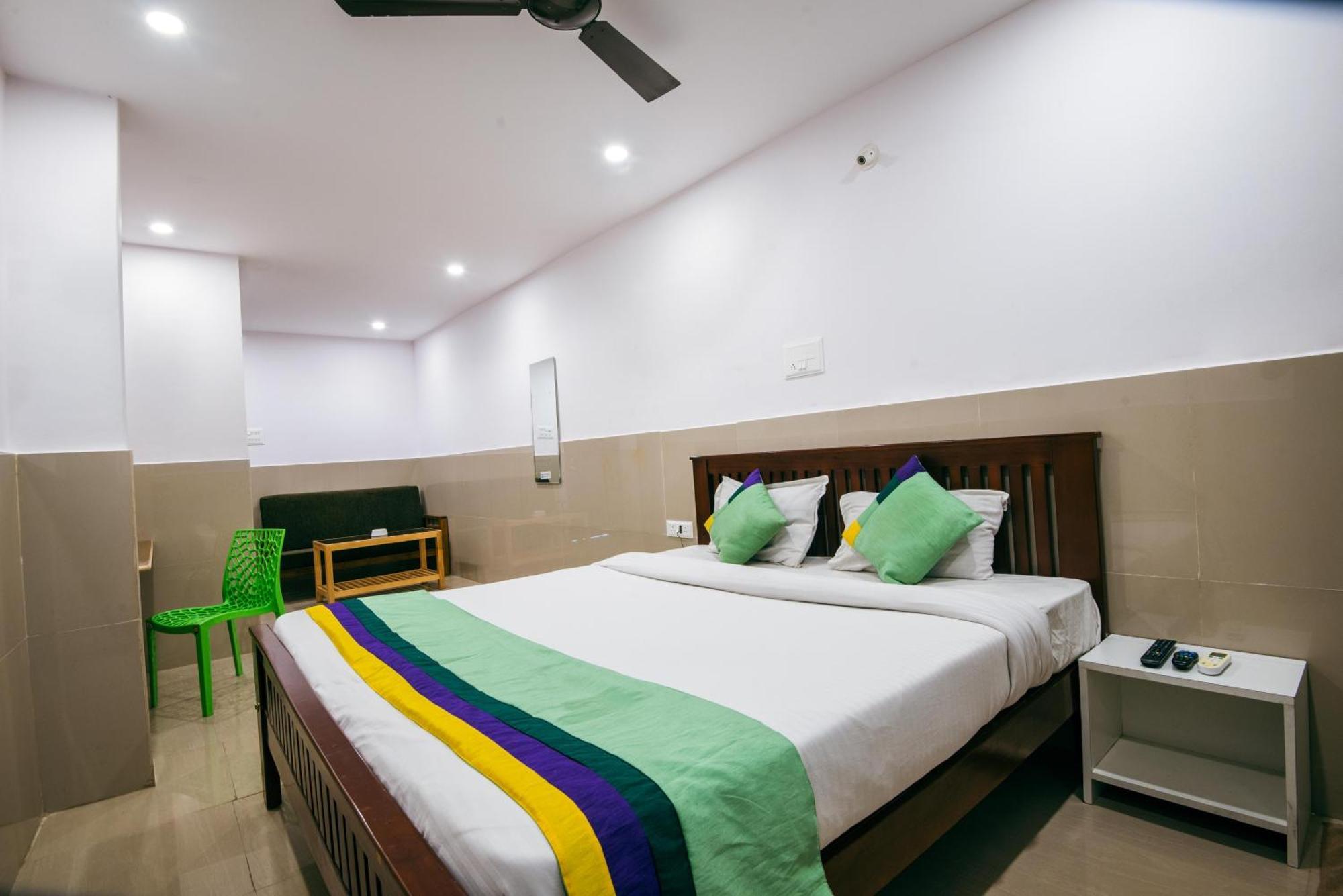 Treebo Empire Executive Premium, Hinjewadi Hotel Hinjawadi Bagian luar foto