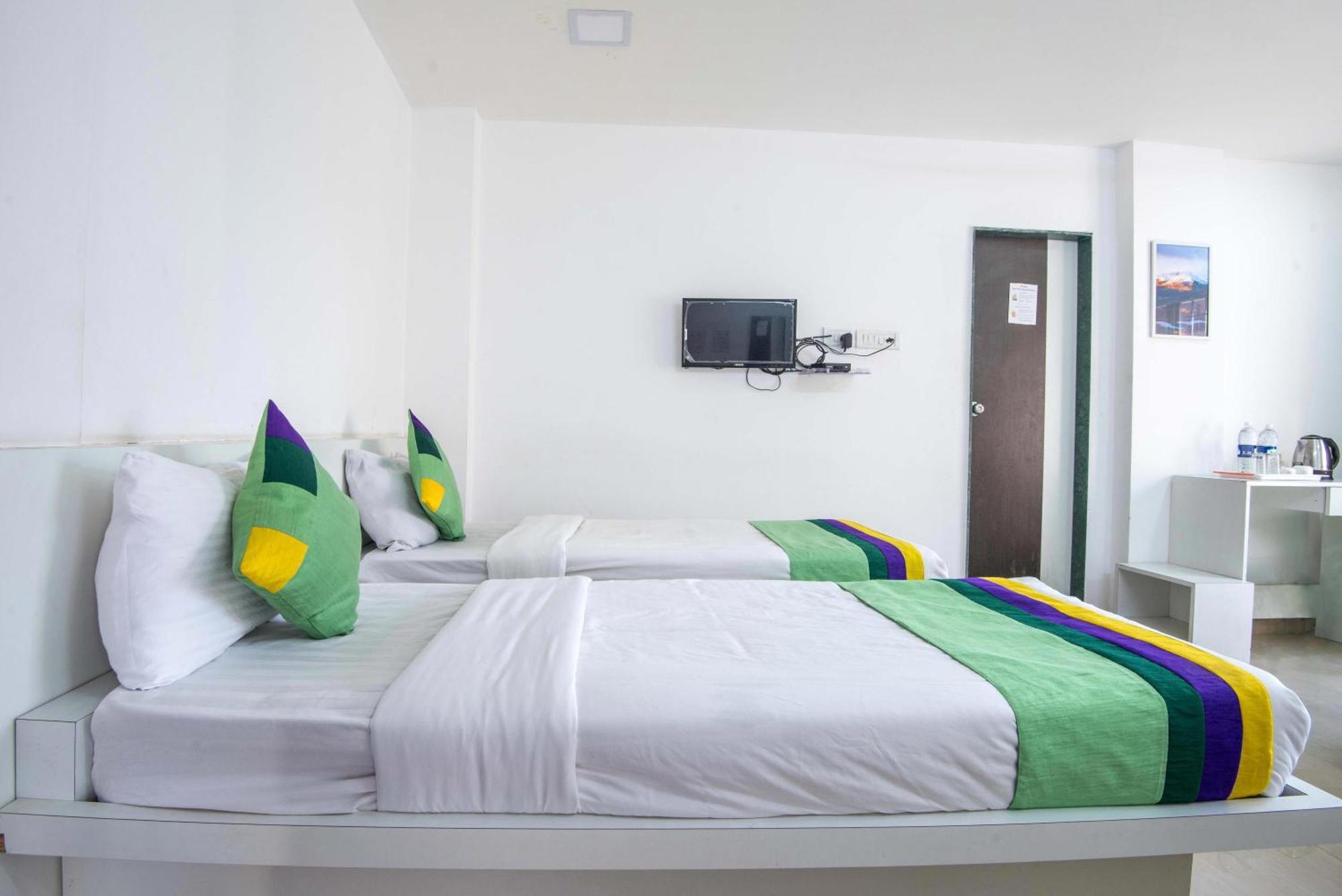 Treebo Empire Executive Premium, Hinjewadi Hotel Hinjawadi Bagian luar foto