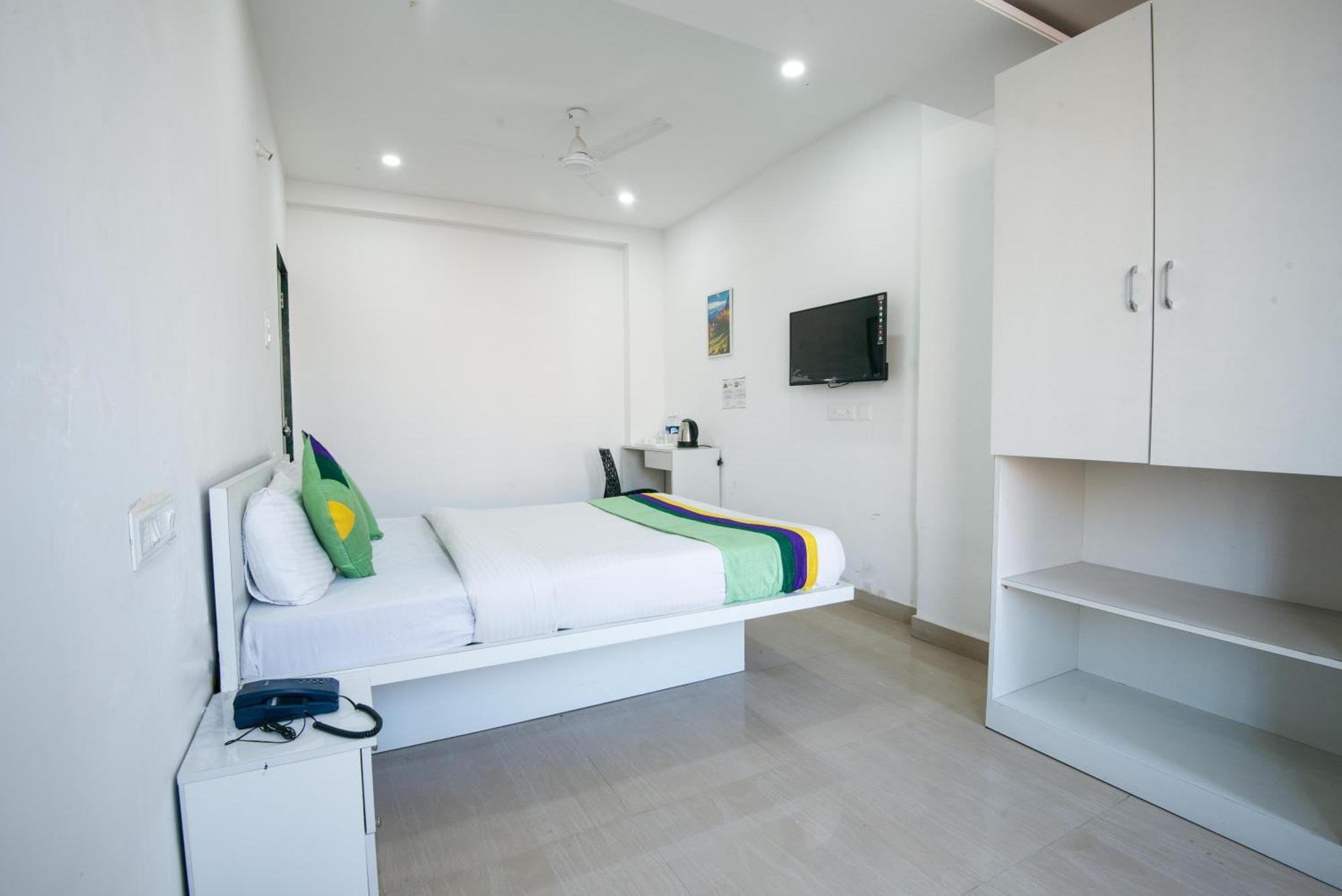 Treebo Empire Executive Premium, Hinjewadi Hotel Hinjawadi Bagian luar foto