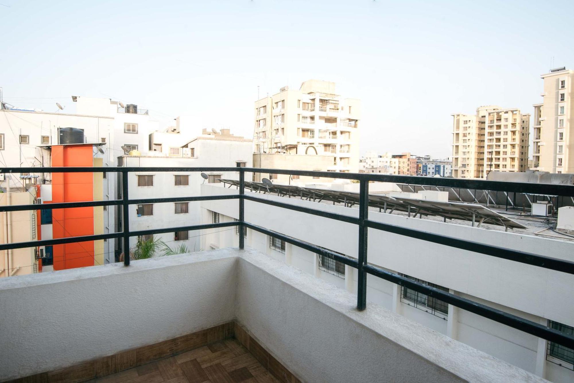 Treebo Empire Executive Premium, Hinjewadi Hotel Hinjawadi Bagian luar foto