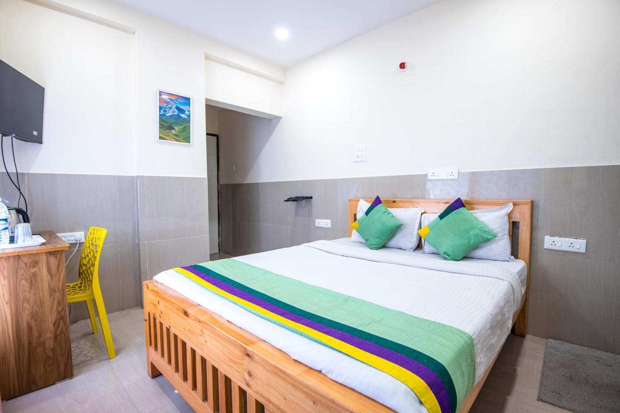 Treebo Empire Executive Premium, Hinjewadi Hotel Hinjawadi Bagian luar foto